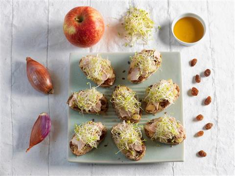 Tartine à la compotée de pomme et foie de morue